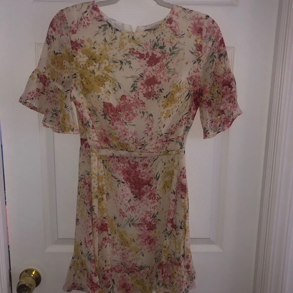 NWOT Ruffle Trim Belted Floral Print Dress - Picture 8 of 9